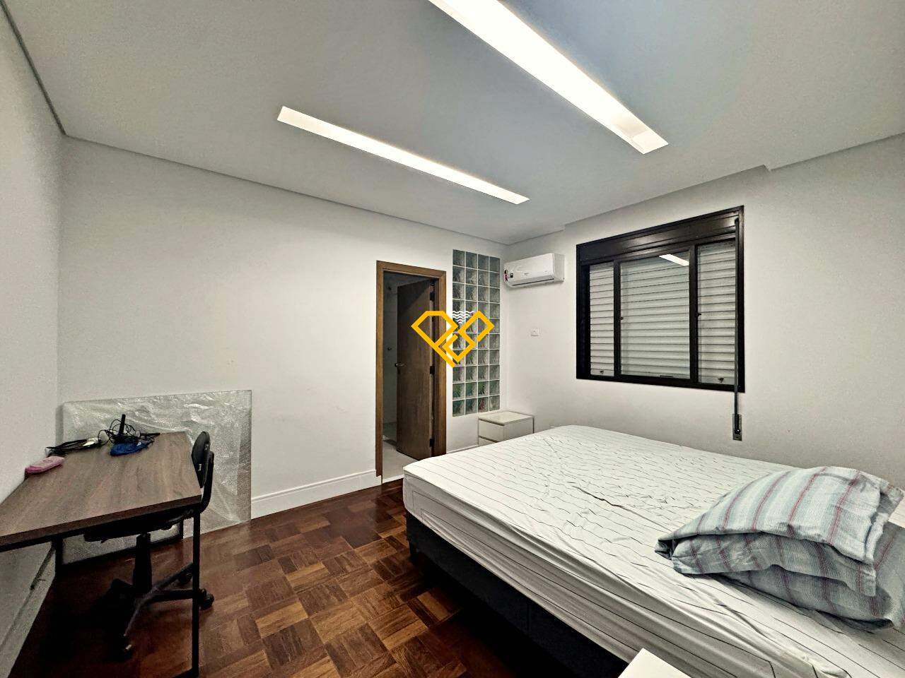 Apartamento à venda no Embaré: Dormitório 1 - suíte