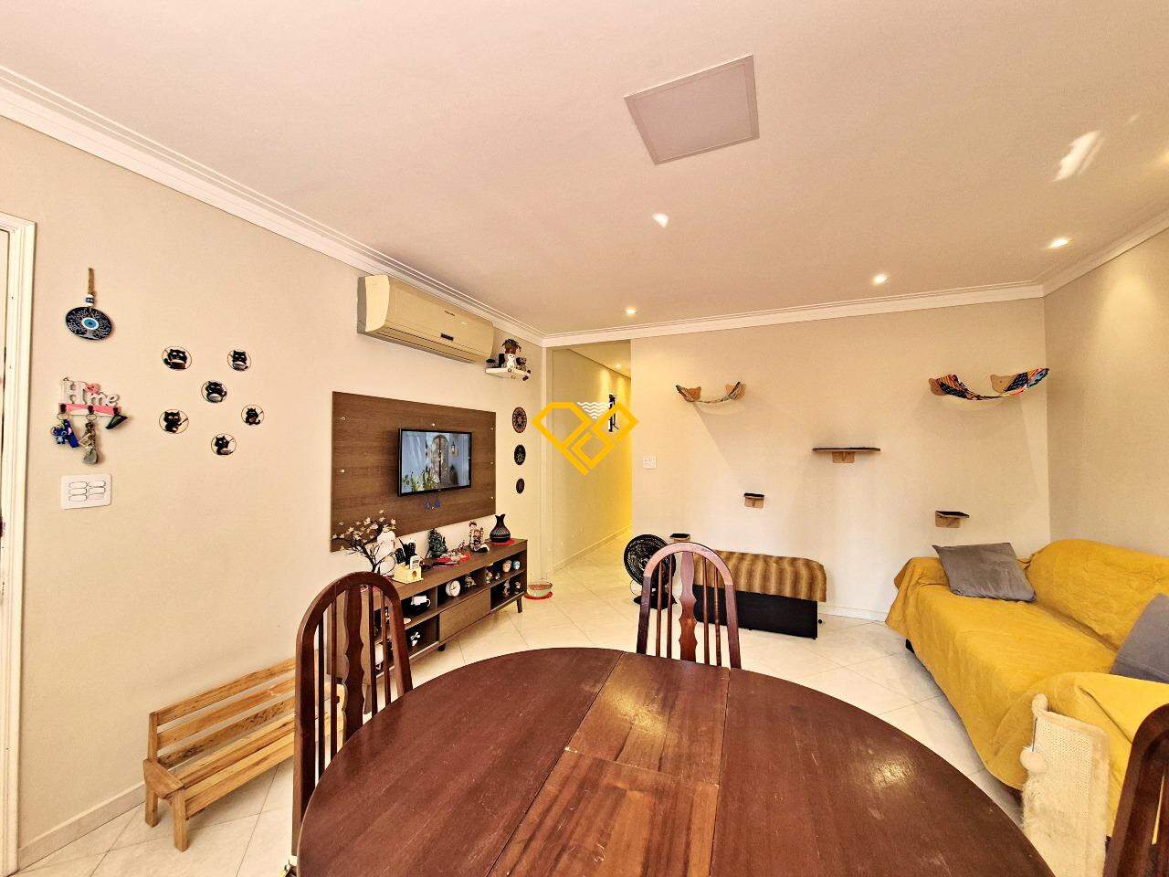 Sobreposta Baixa à venda no Ponta da Praia: Sala