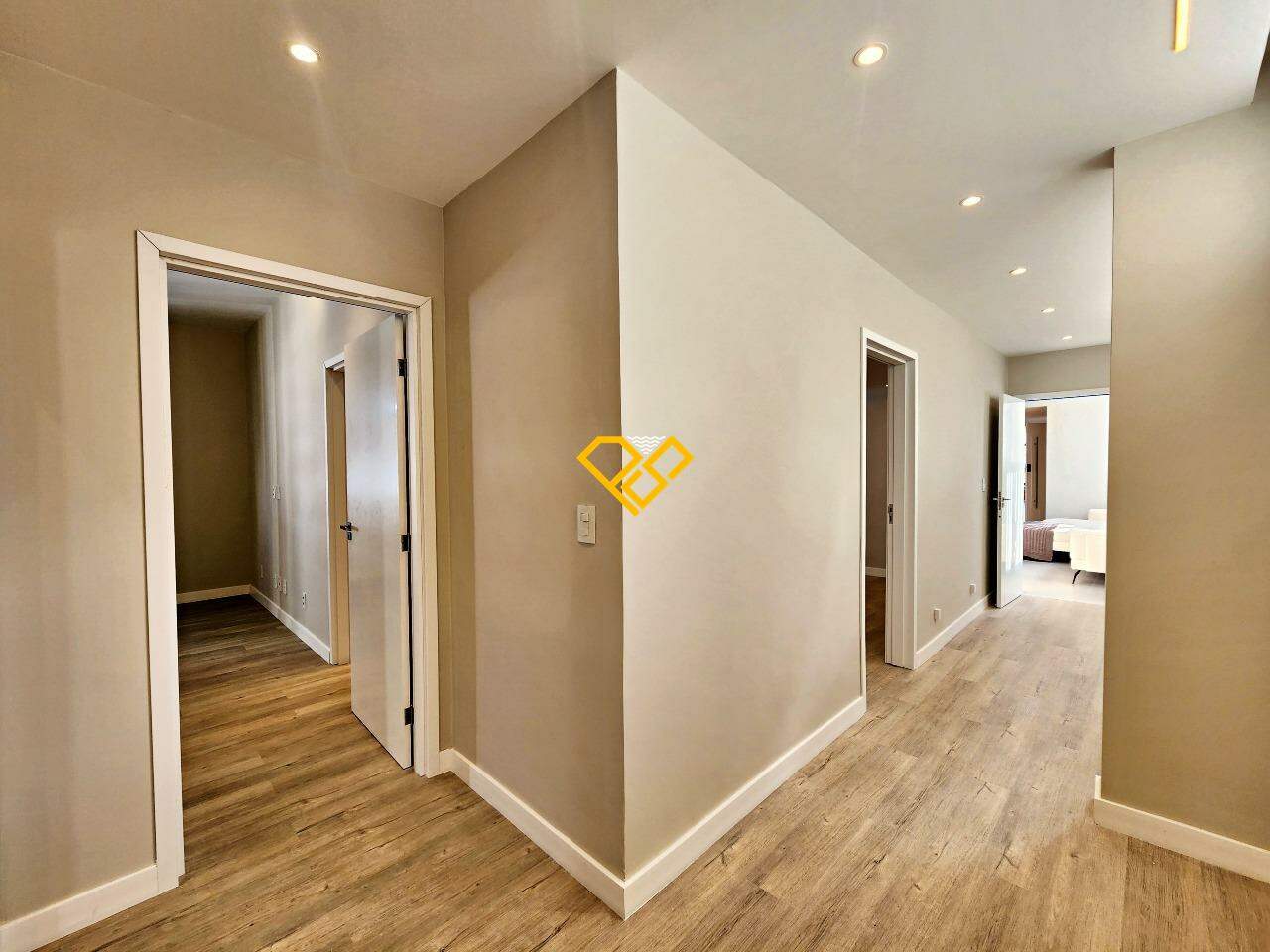 Apartamento à venda no Boqueirão: Corredor íntimo