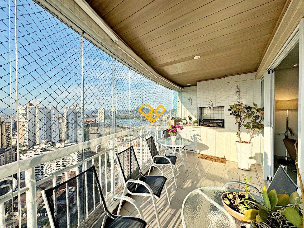 Apartamento à venda no Ponta da Praia: Varanda