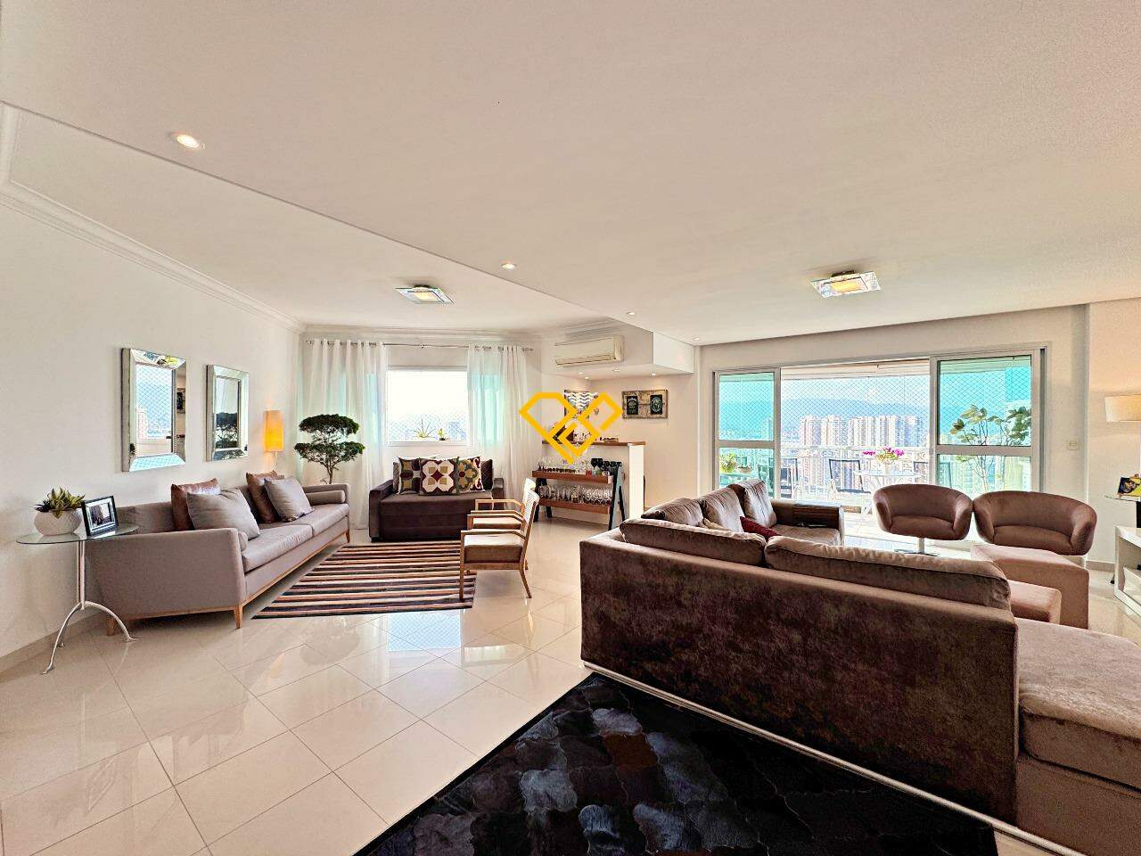 Apartamento à venda no Ponta da Praia: Sala