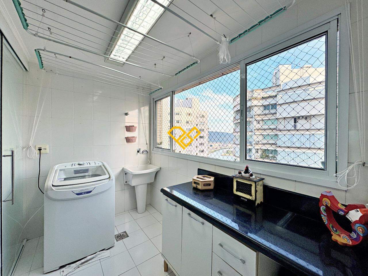 Apartamento à venda no Ponta da Praia: Área de serviço