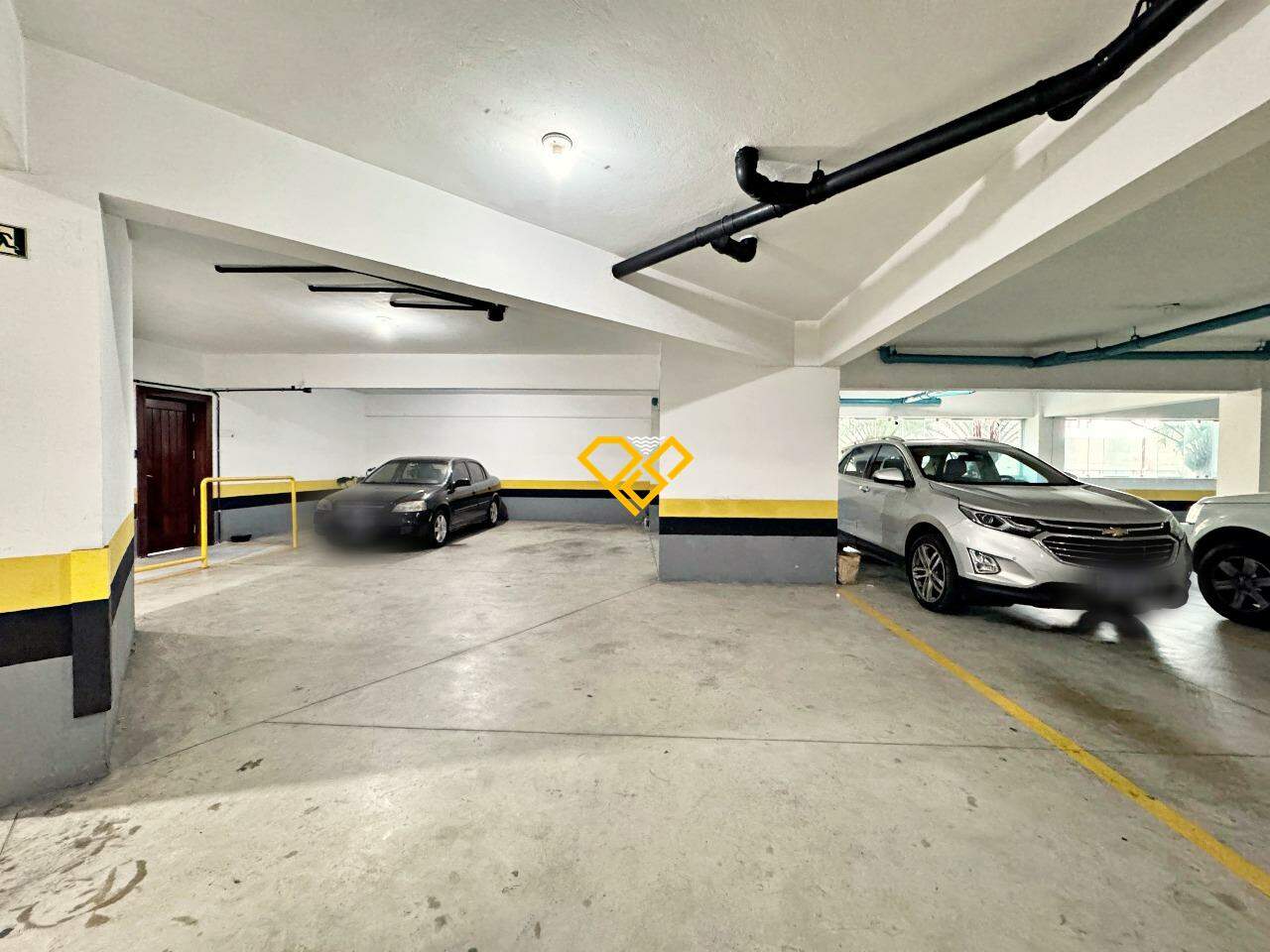 Apartamento à venda no Ponta da Praia: Garagem