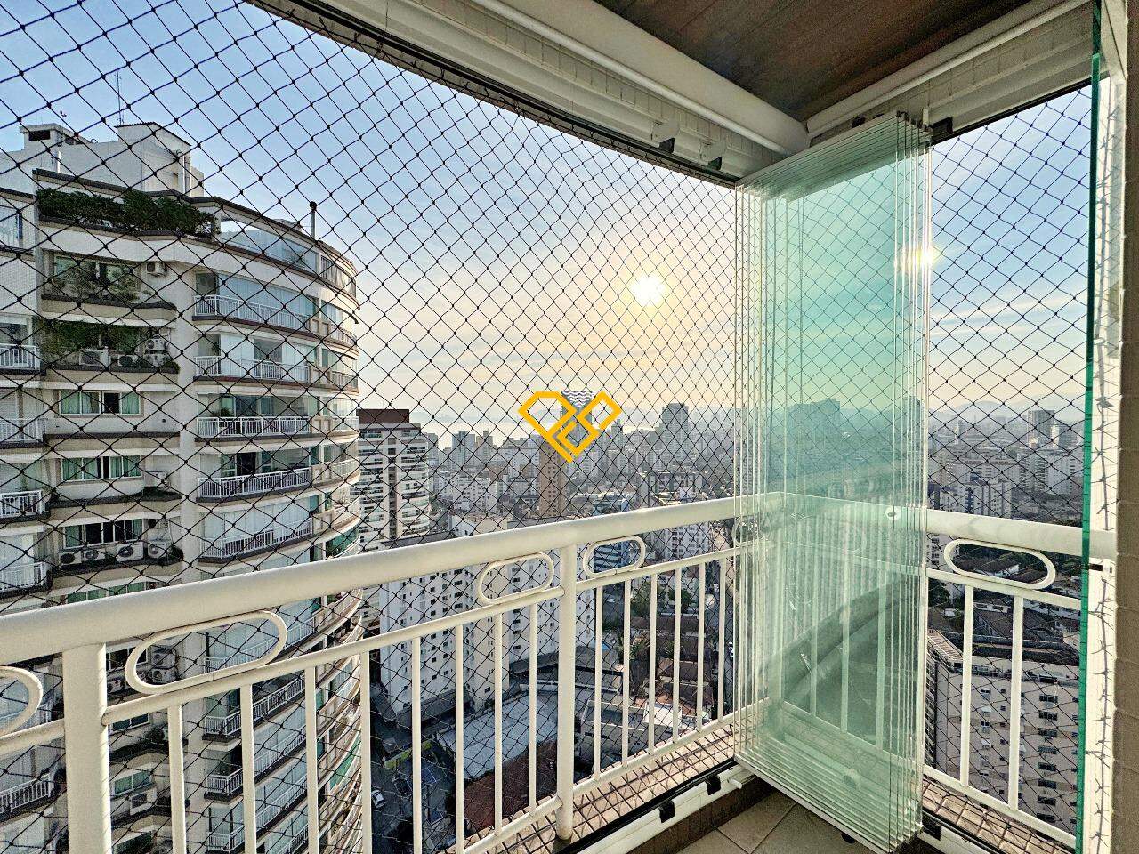 Apartamento à venda no Ponta da Praia: Varanda