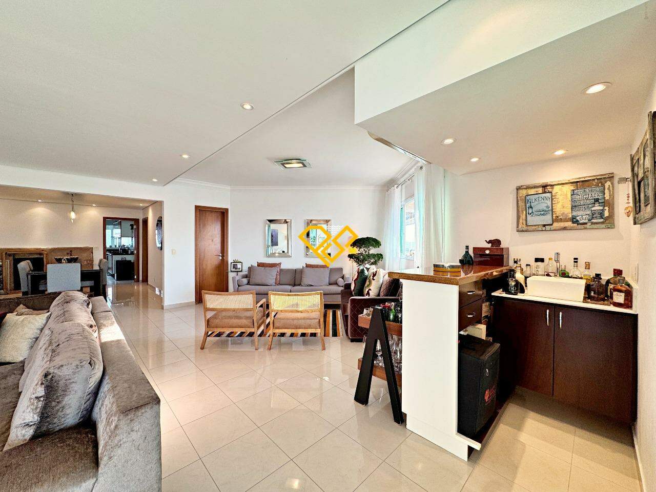 Apartamento à venda no Ponta da Praia: Sala