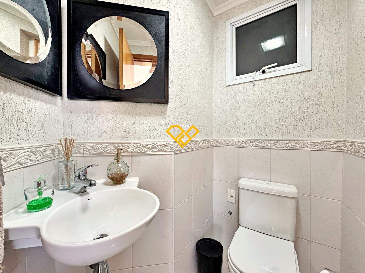 Apartamento à venda no Ponta da Praia: Lavabo