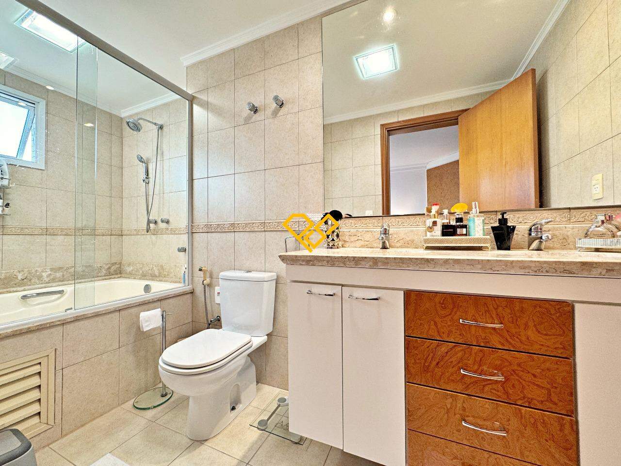 Apartamento à venda no Ponta da Praia: Wc suíte 1 - master