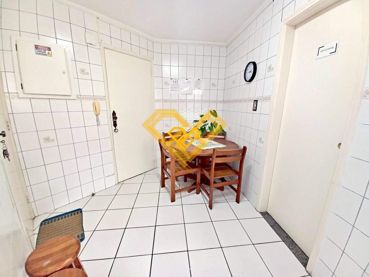 Apartamento à venda no Gonzaga: Cozinha