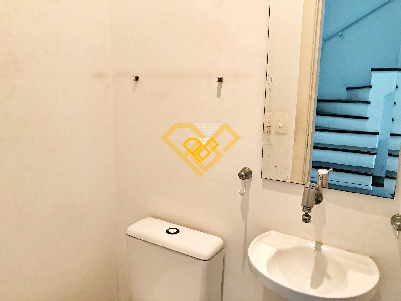 Apartamento Duplex à venda no Gonzaga: LAVABO