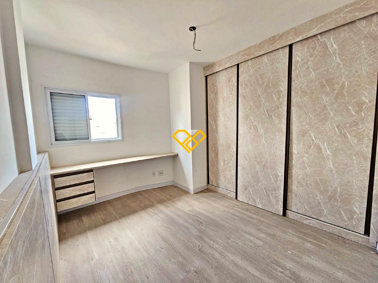 Apartamento à venda no Boqueirão: Dormitório - suíte