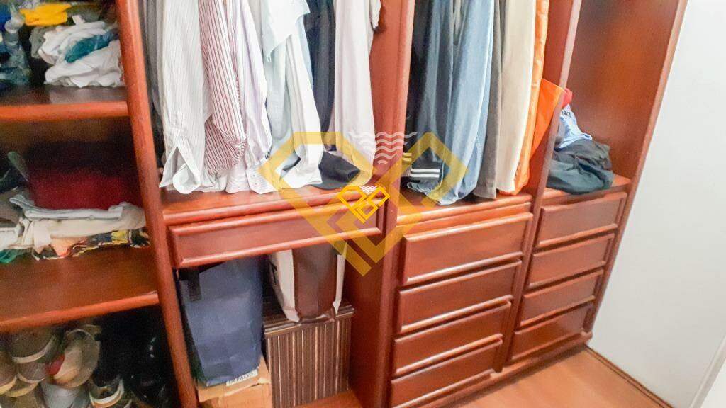 Apartamento à venda no Boqueirão: CLOSET SUÍTE 1