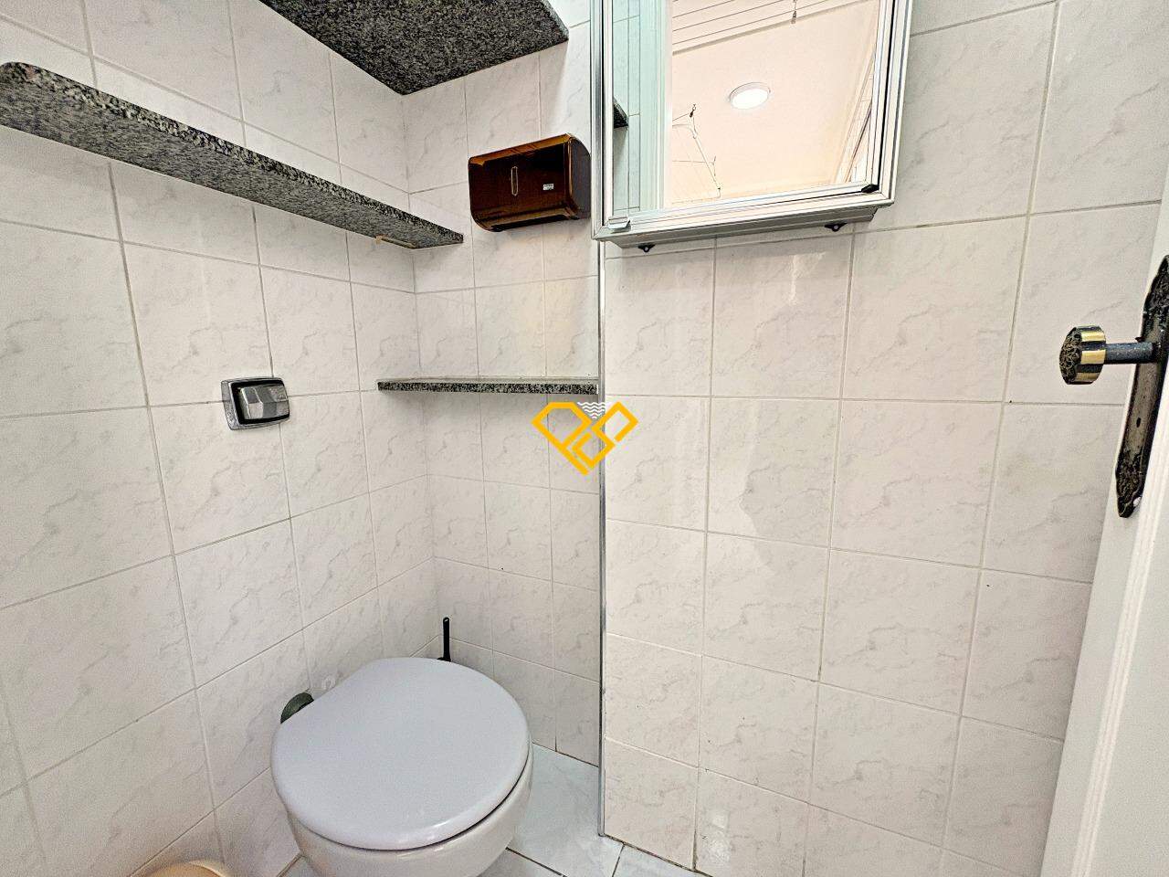 Apartamento à venda no José Menino: Wc de serviço