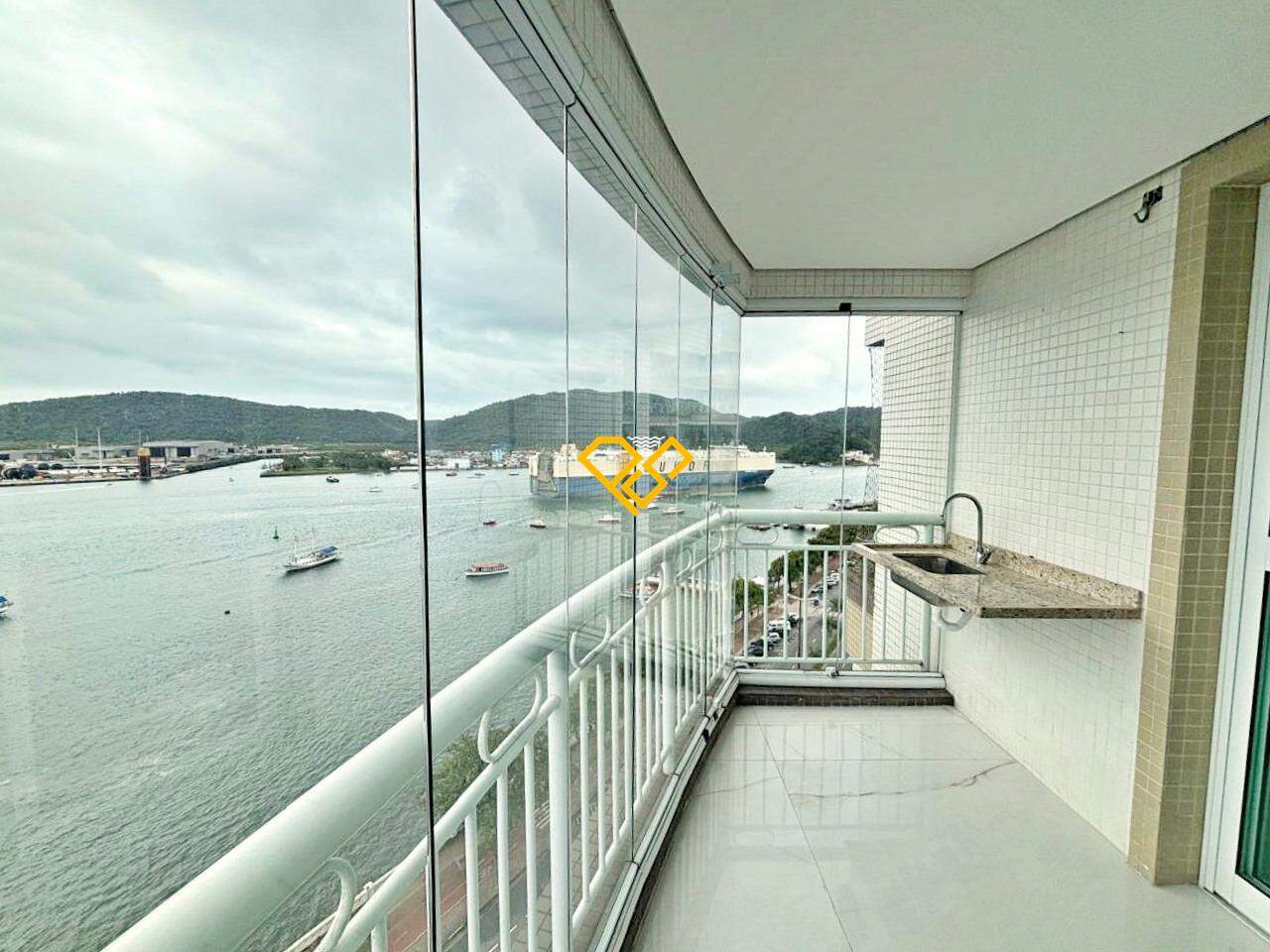 Apartamento à venda no Ponta da Praia: Varanda
