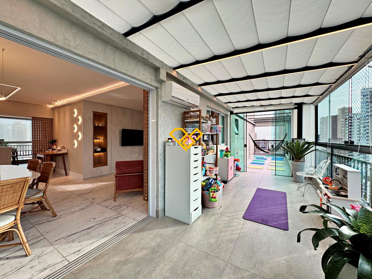 Garden à venda no Embaré: Varanda