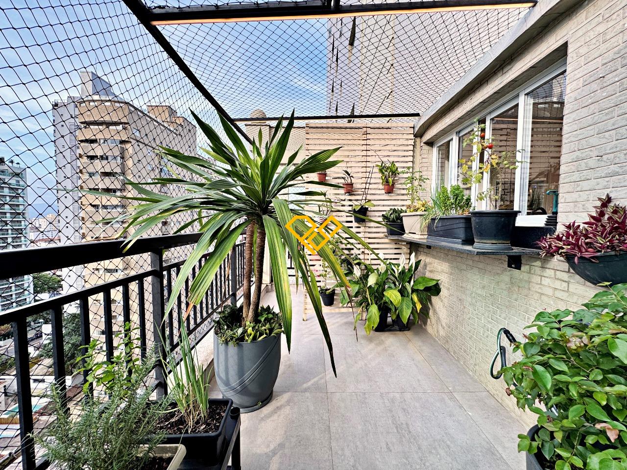 Garden à venda no Embaré: Varanda