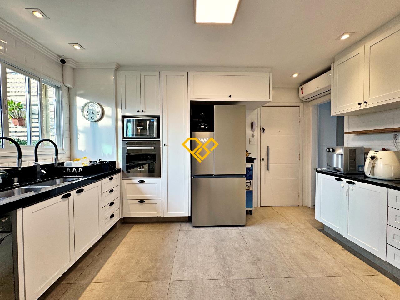 Garden à venda no Embaré: Cozinha