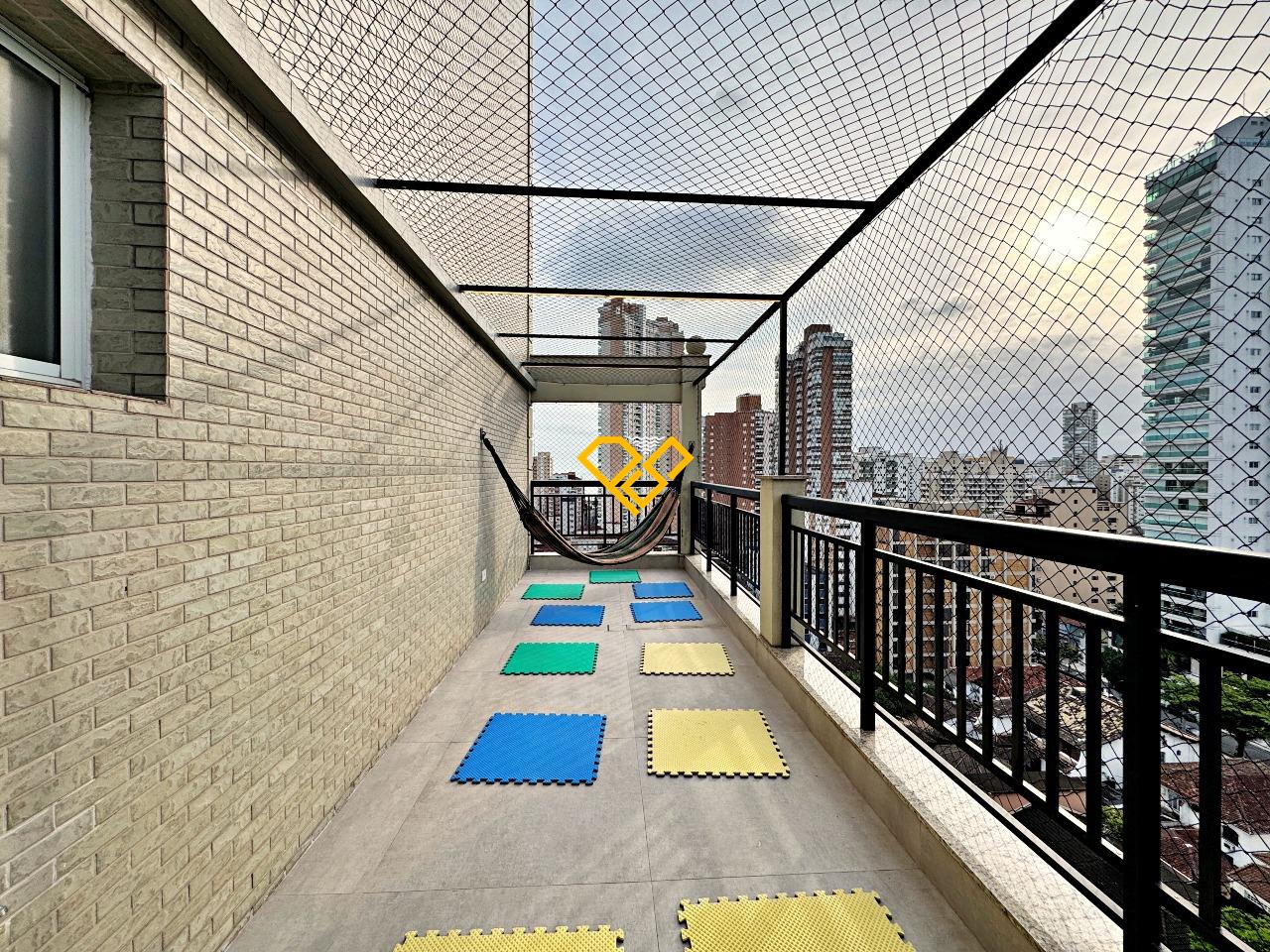 Garden à venda no Embaré: Varanda