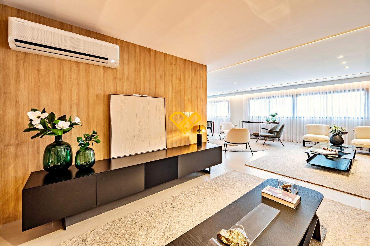 Cobertura à venda no Ponta da Praia: Sala piso superior