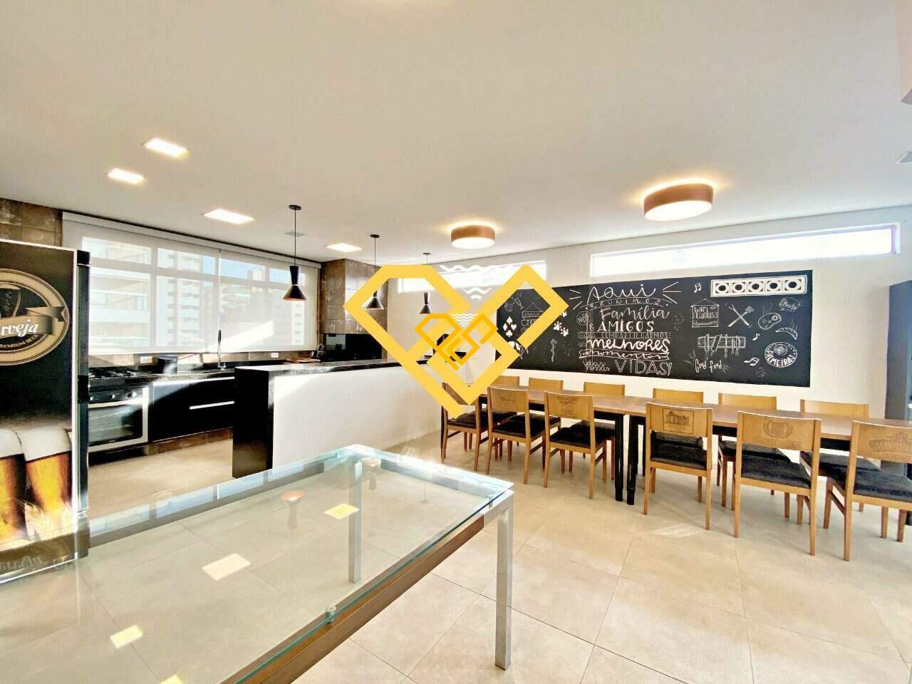 Cobertura à venda no Embaré: 