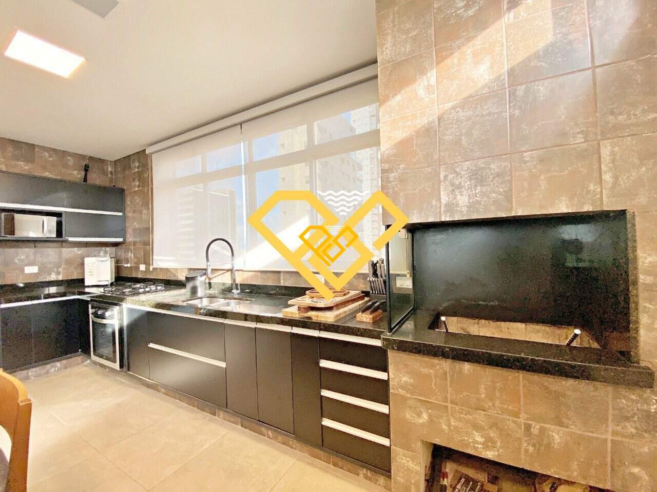 Cobertura à venda no Embaré: 