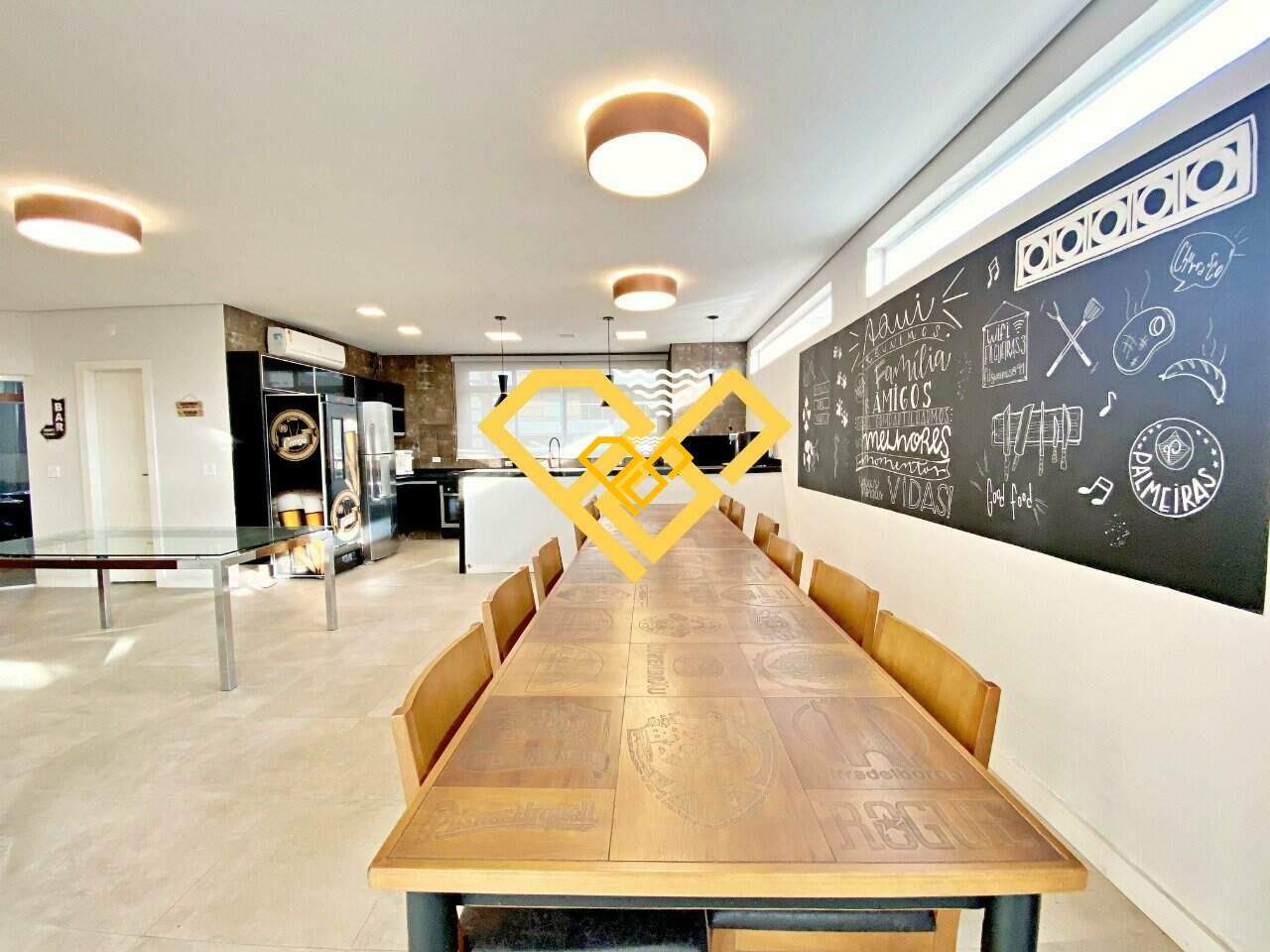 Cobertura à venda no Embaré: 