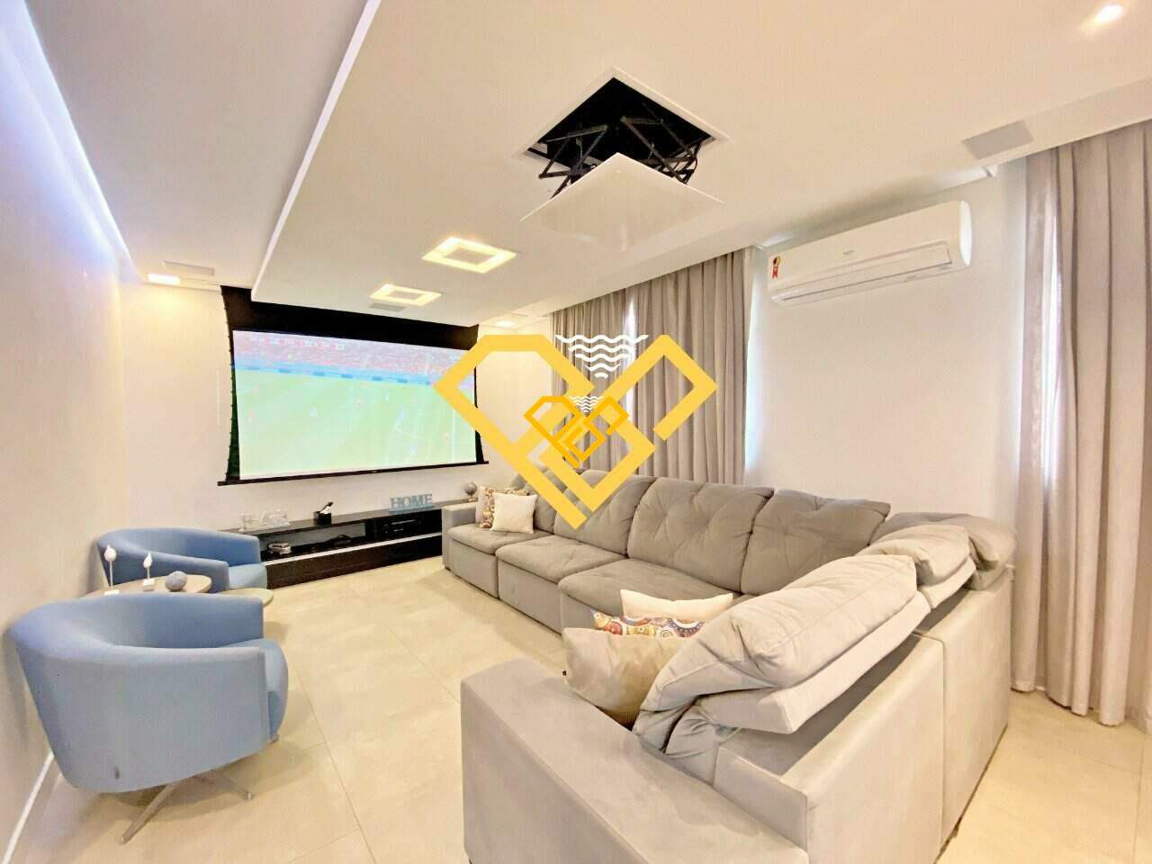 Cobertura à venda no Embaré: 