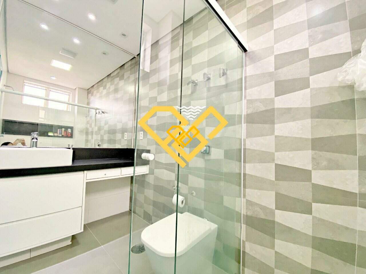 Cobertura à venda no Embaré: 