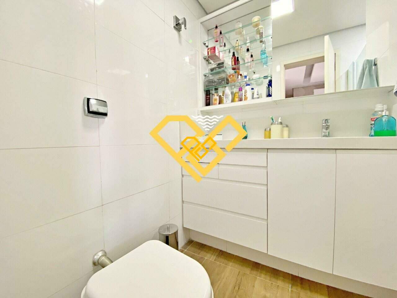 Cobertura à venda no Embaré: 