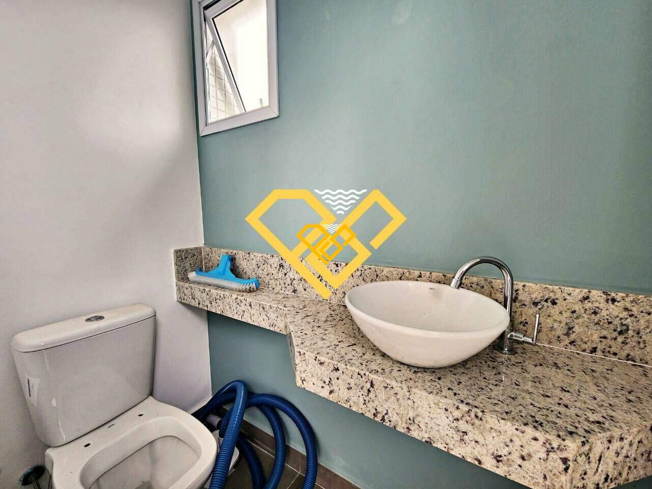 Casa à venda no Embaré: 