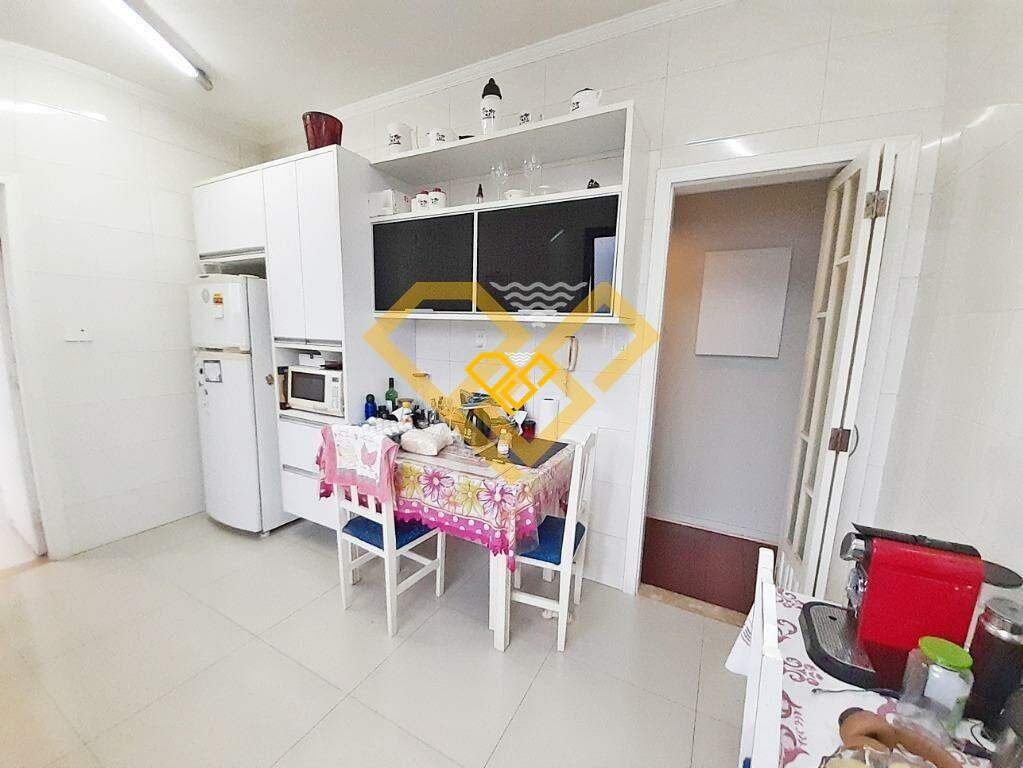 Apartamento à venda no Embaré: COZINHA