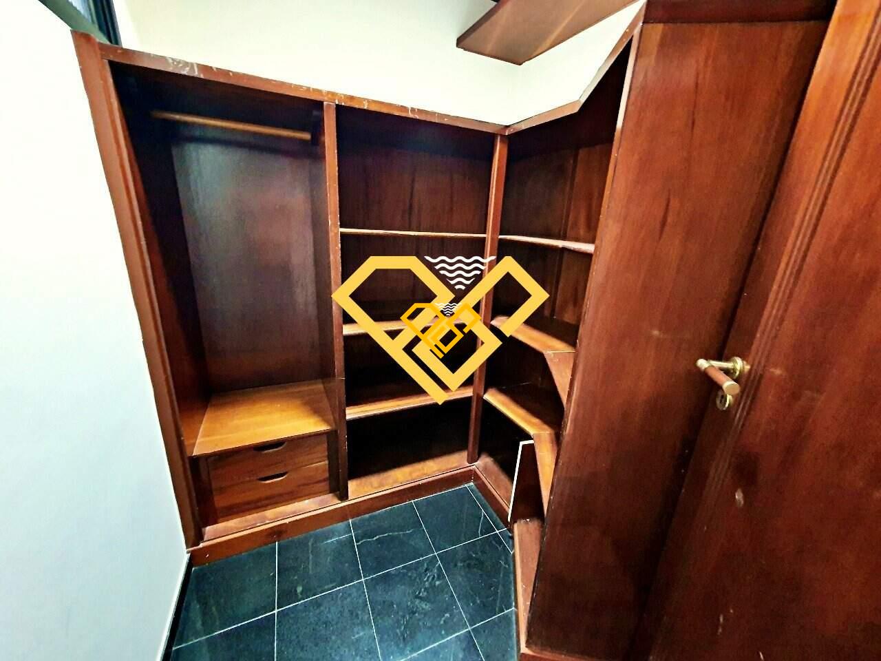 Apartamento à venda no Embaré: SUÍTE  2