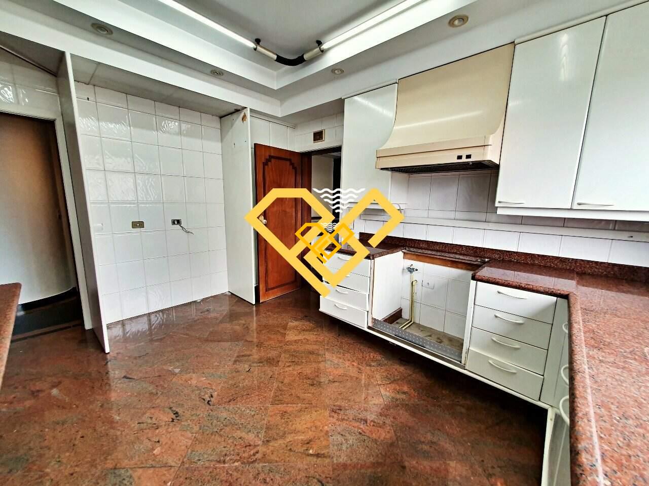 Apartamento à venda no Embaré: COZINHA