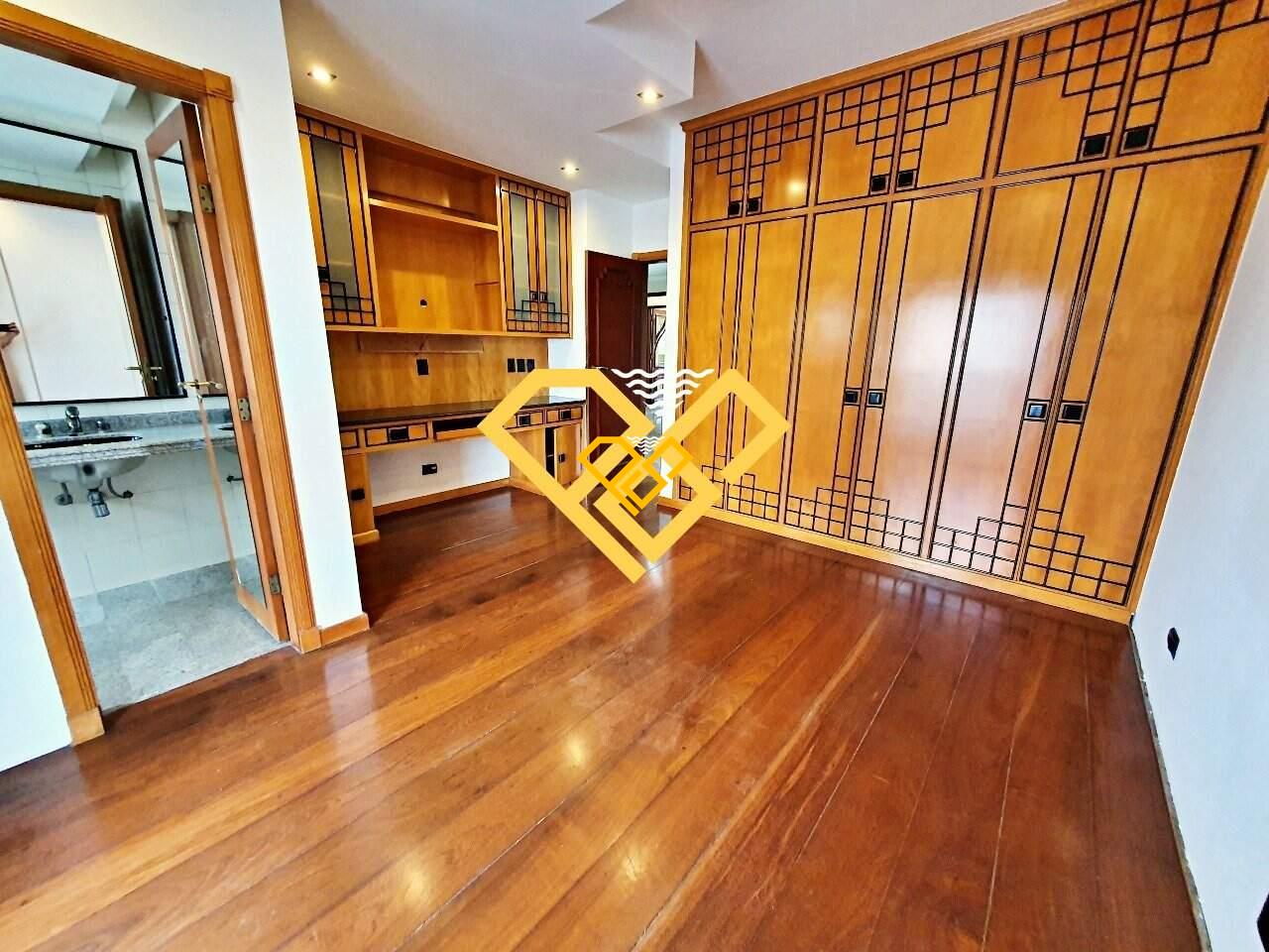 Apartamento à venda no Embaré: SUÍTE  3