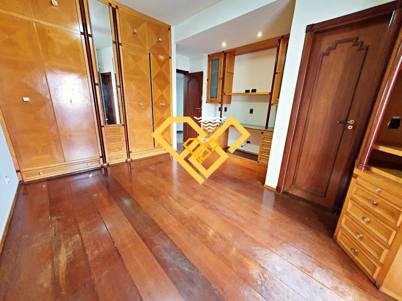 Apartamento à venda no Embaré: SUÍTE  4