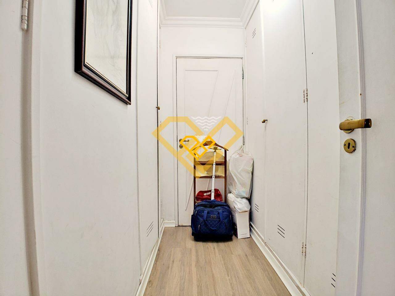 Apartamento à venda no Ponta da Praia: CORREDOR INTIMO
