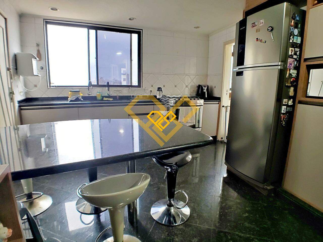 Apartamento à venda no Ponta da Praia: COZINHA