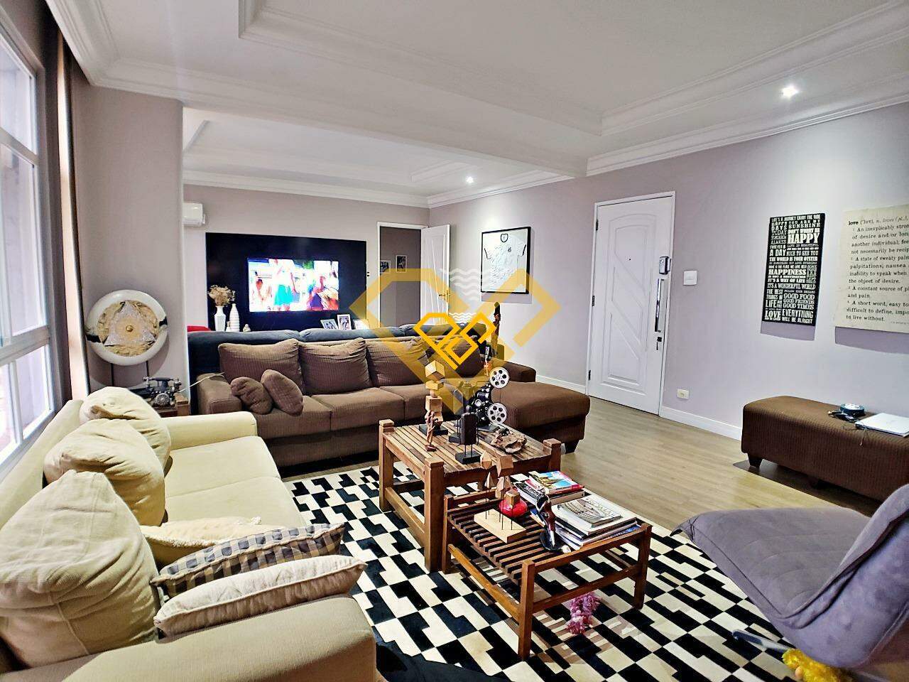 Apartamento à venda no Ponta da Praia: SALA