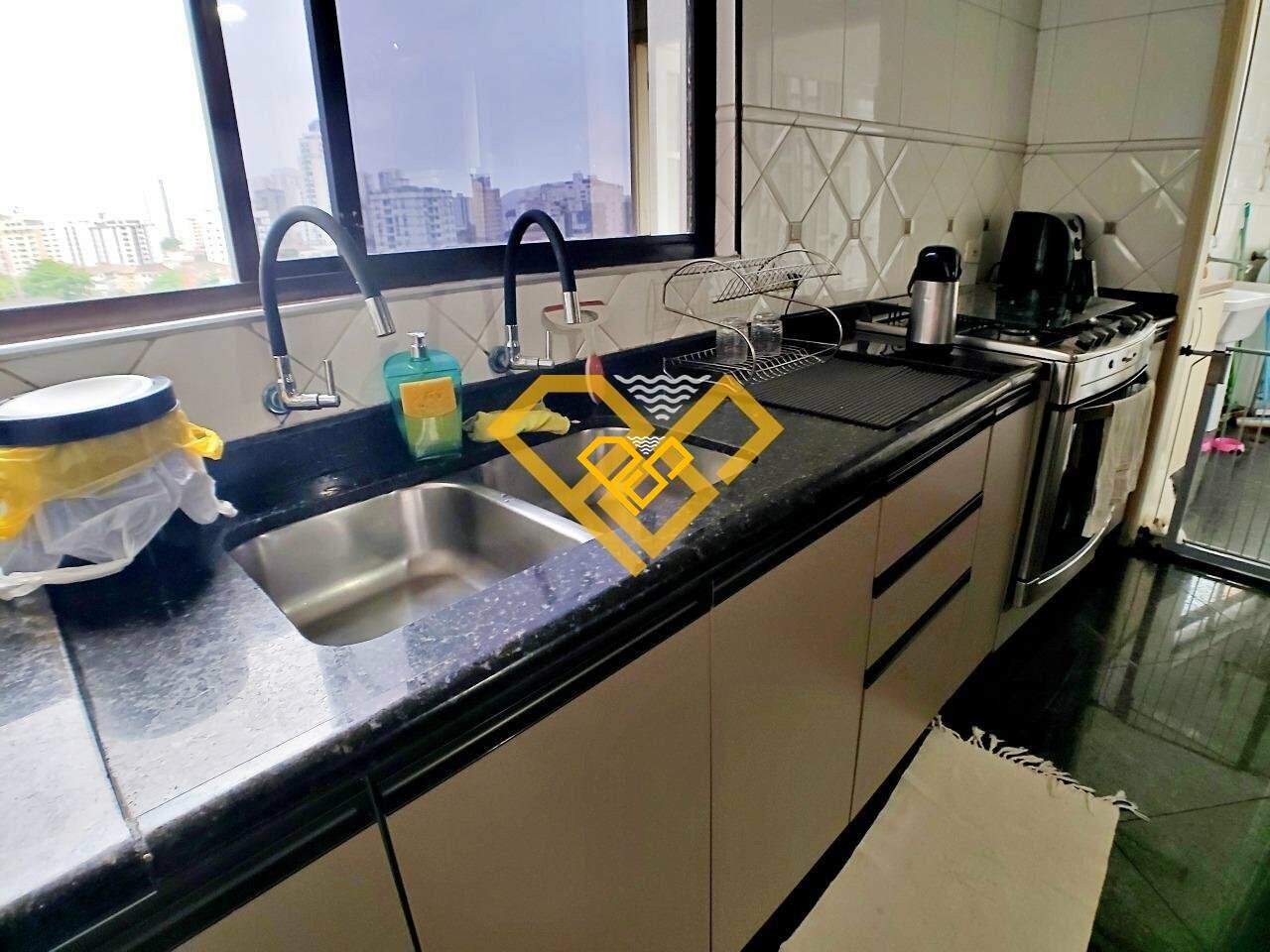 Apartamento à venda no Ponta da Praia: COZINHA