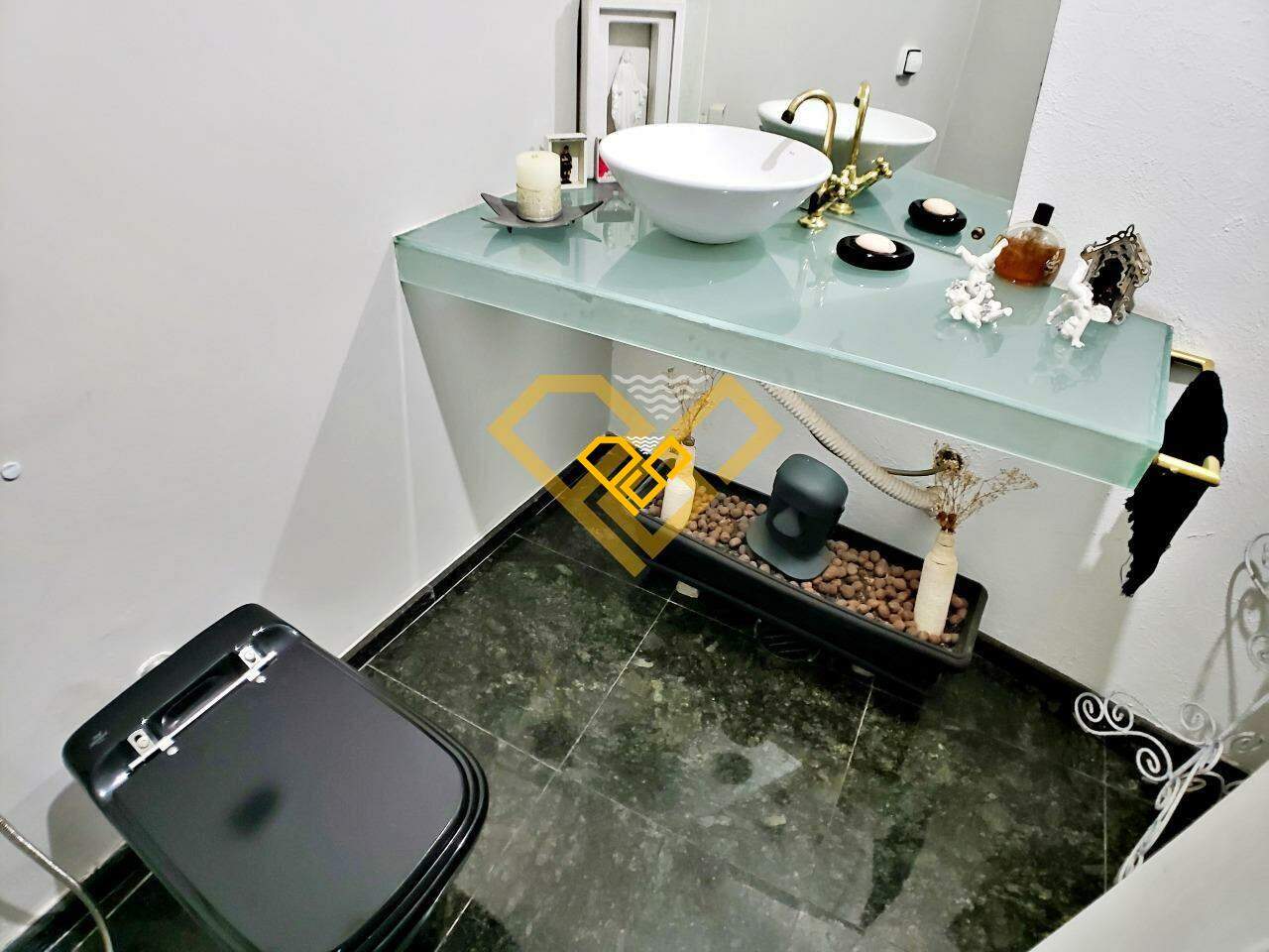 Apartamento à venda no Ponta da Praia: LAVABO