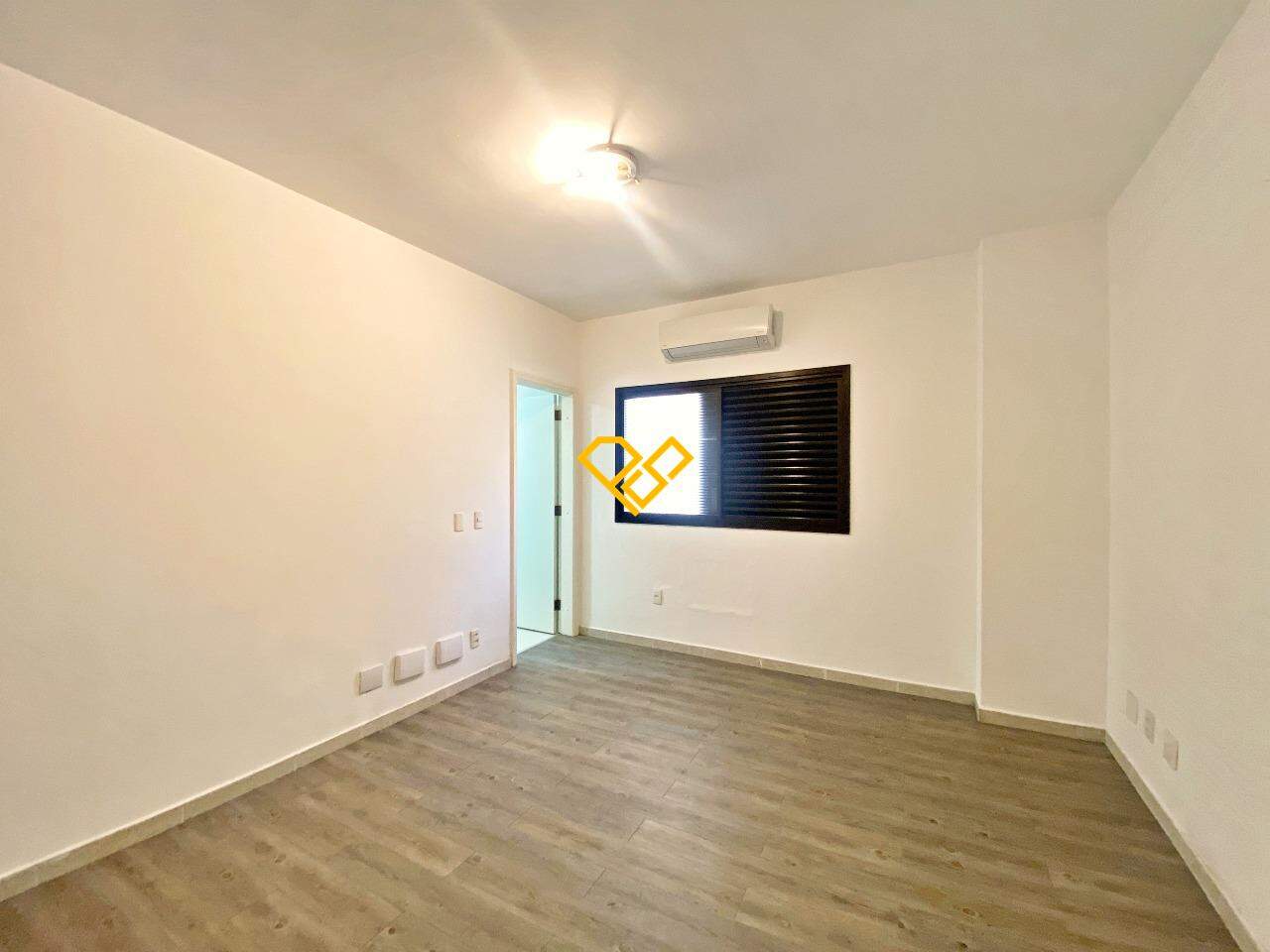 Apartamento à venda no Aparecida: Dormitório 1 - suíte