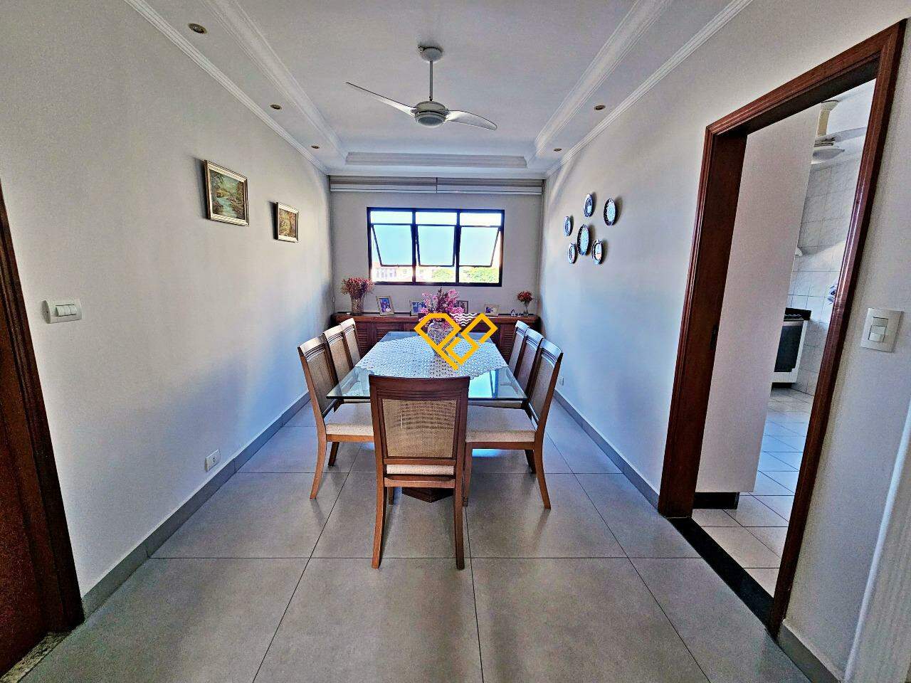 Apartamento à venda no Ponta da Praia: Sala