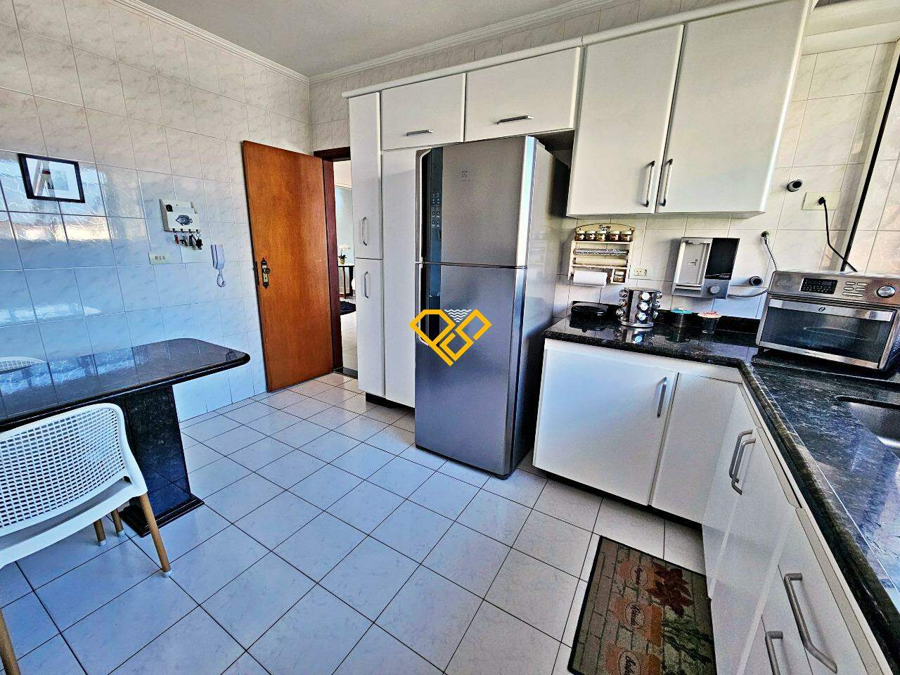 Apartamento à venda no Ponta da Praia: Cozinha