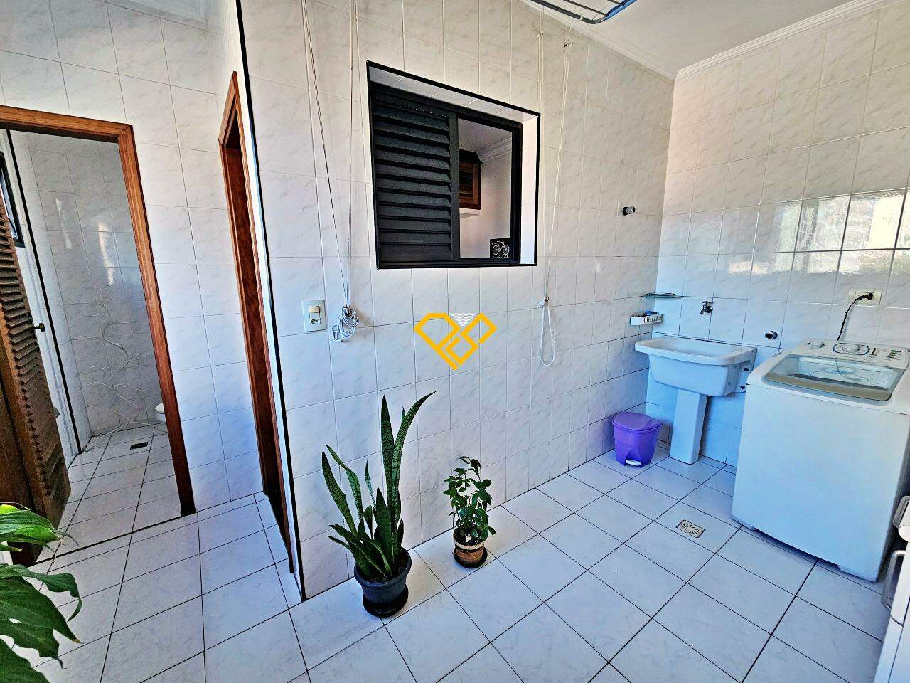 Apartamento à venda no Ponta da Praia: Área de serviço