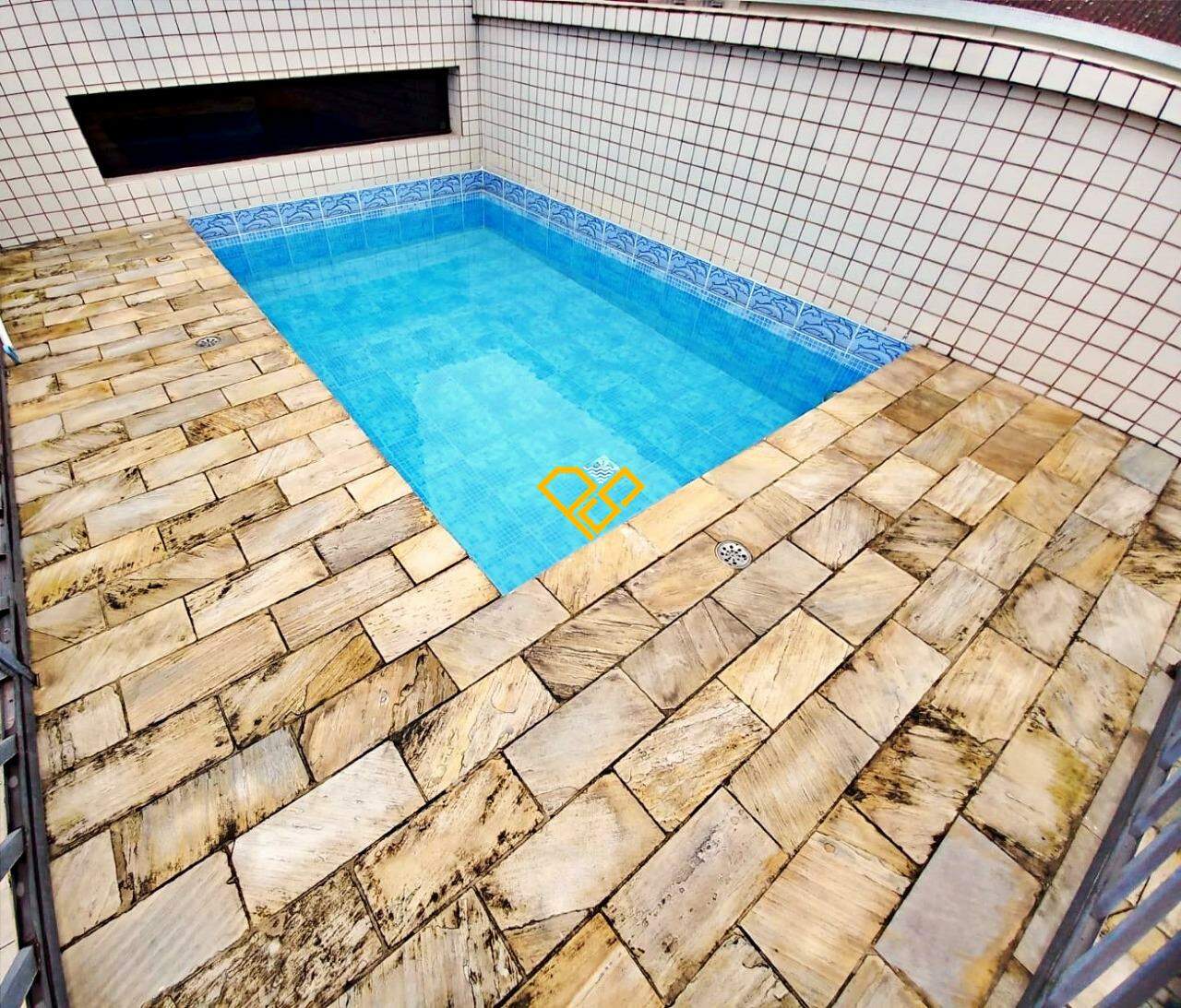 Sobreposta Alta à venda no Embaré: Piscina