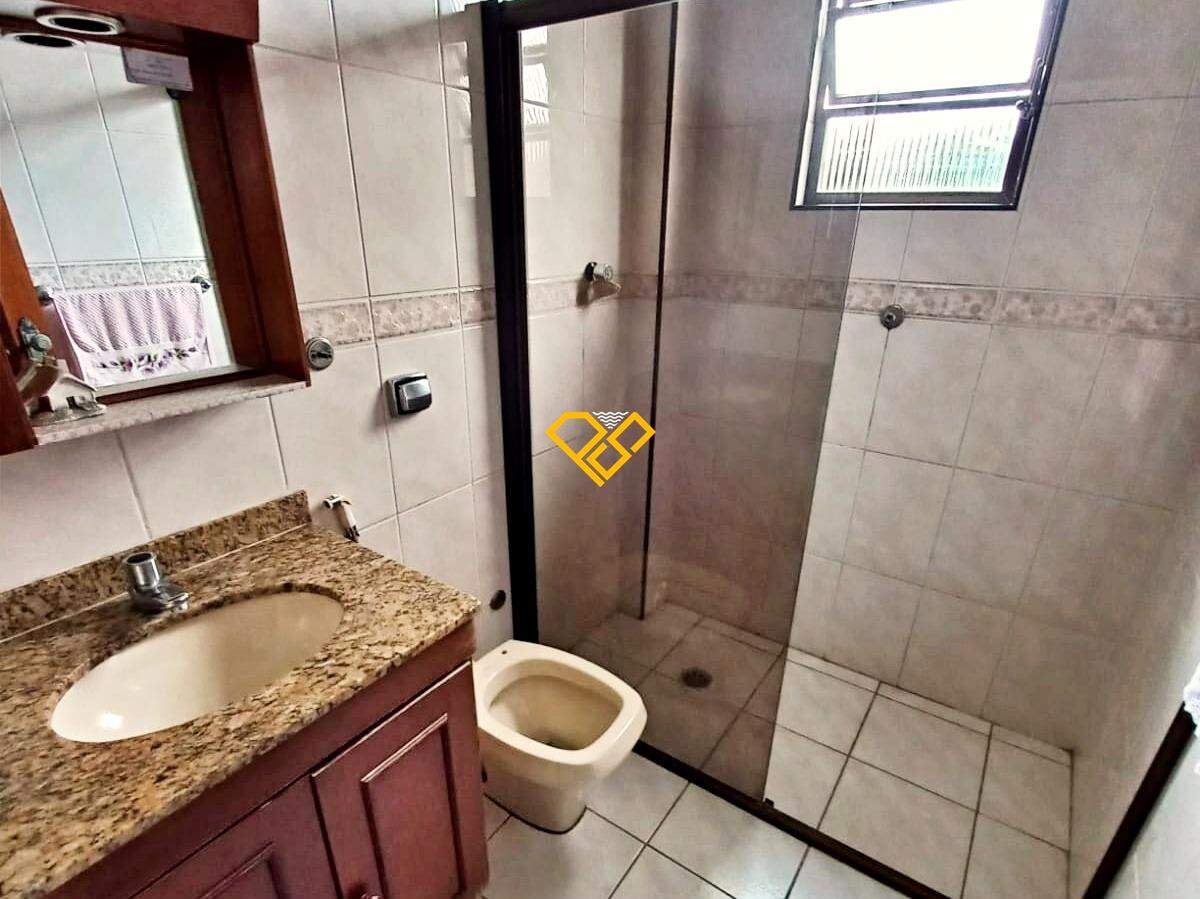 Sobreposta Alta à venda no Embaré: Wc social