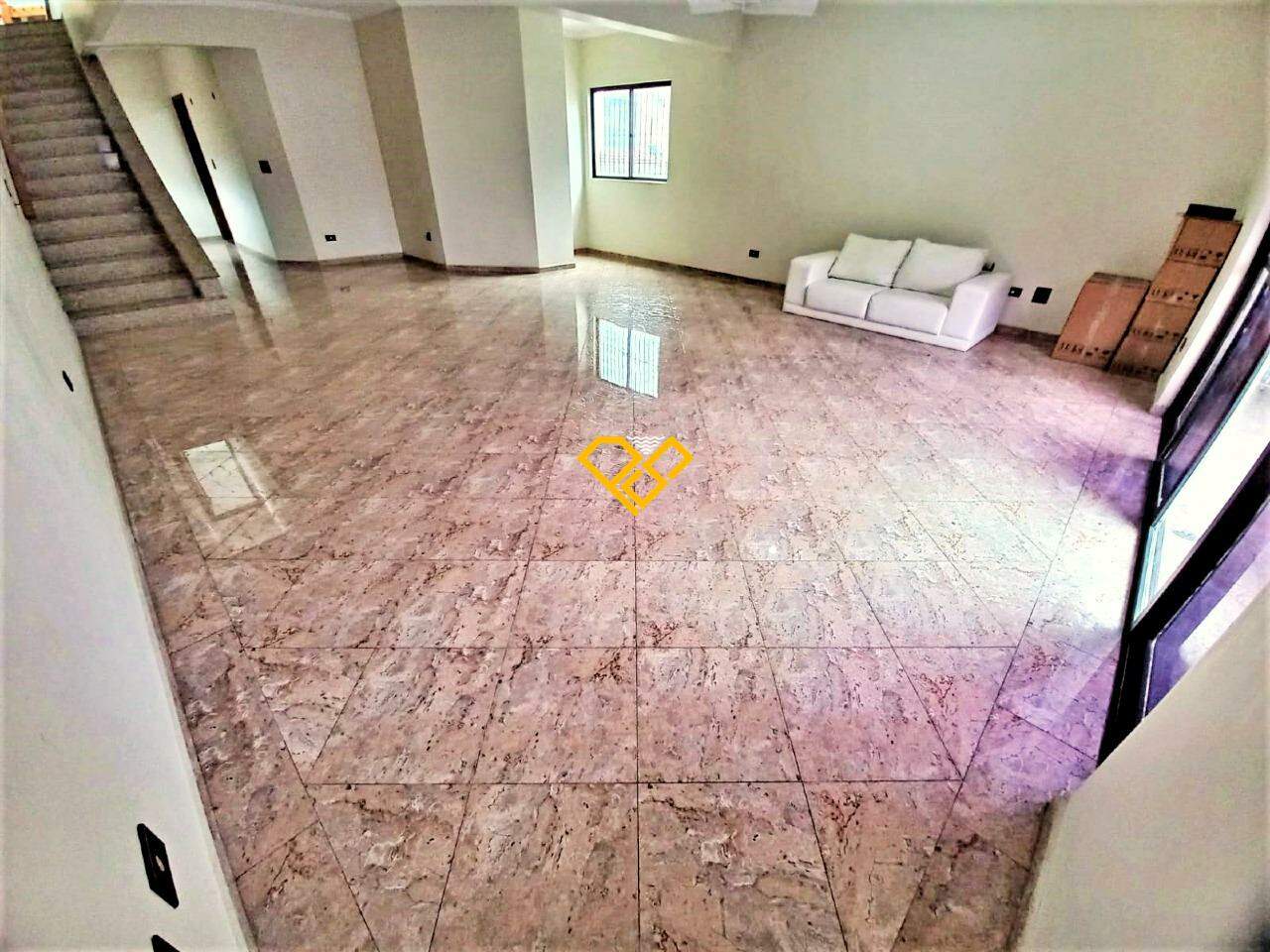 Sobreposta Alta à venda no Embaré: Sala 2° andar