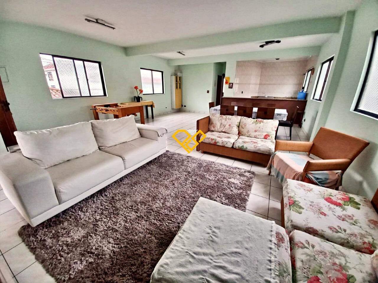 Sobreposta Alta à venda no Embaré: Sala