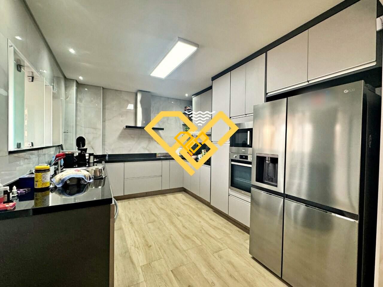 Apartamento à venda no Ponta da Praia: Cozinha