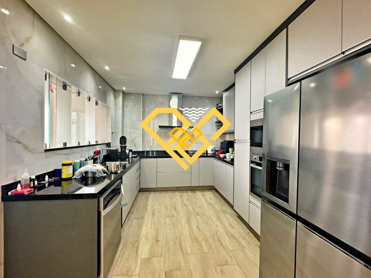 Apartamento à venda no Ponta da Praia: Cozinha