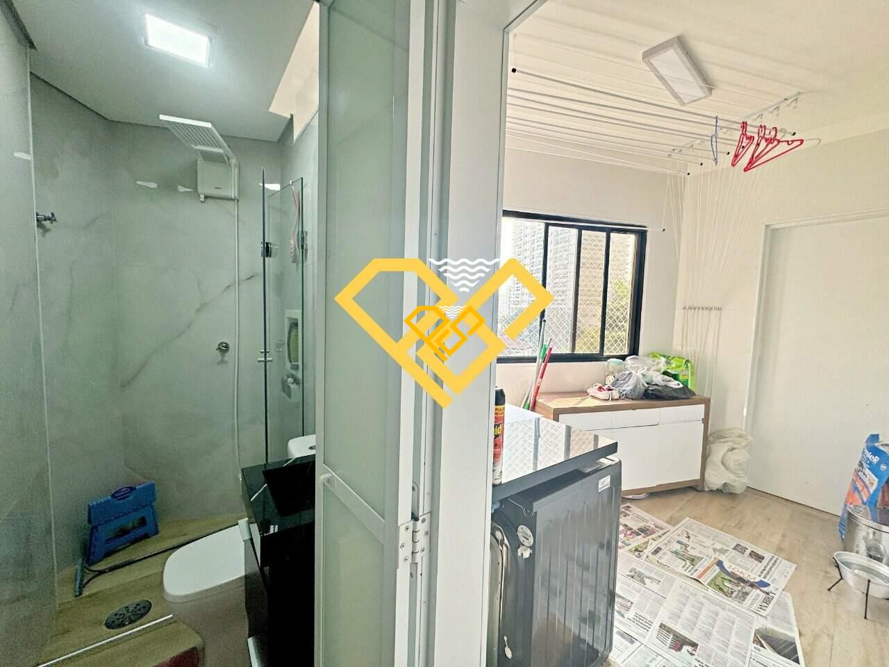 Apartamento à venda no Ponta da Praia: Área de serviço e wc